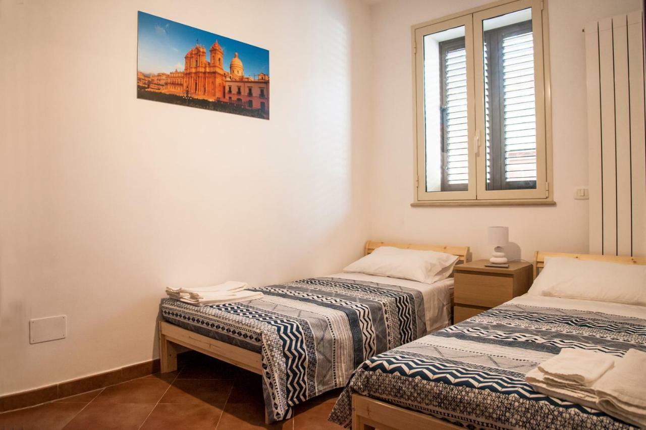 La Lanterna Casa Vacanze Apartment Noto Exterior photo